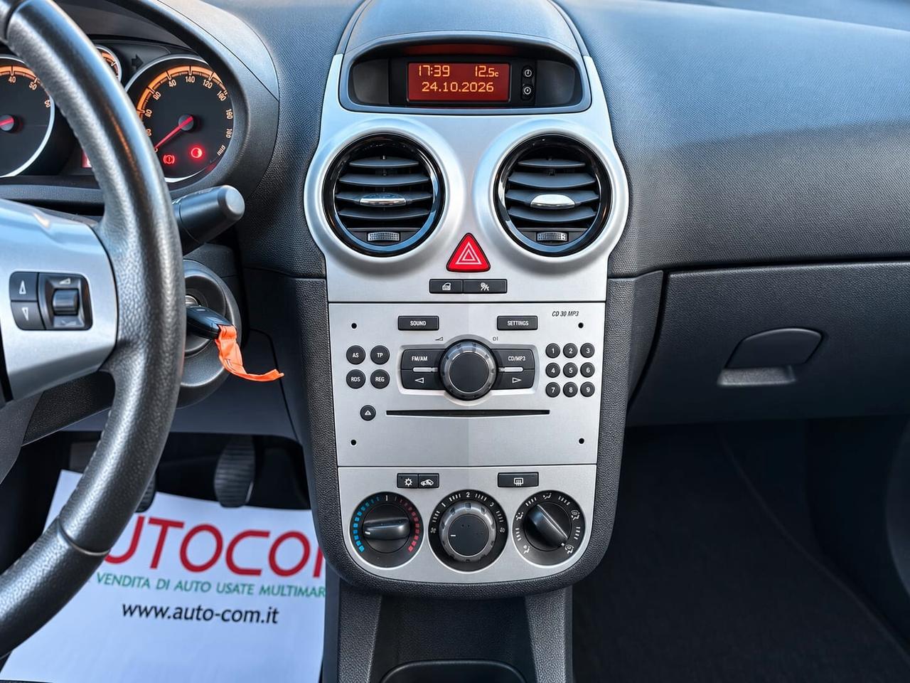 Opel Corsa 1.2 3 porte b-color