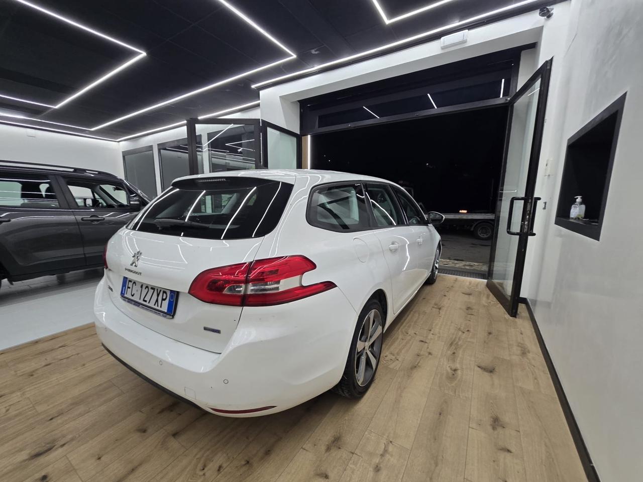 Peugeot 308 BlueHDi 120 S&S SW Business