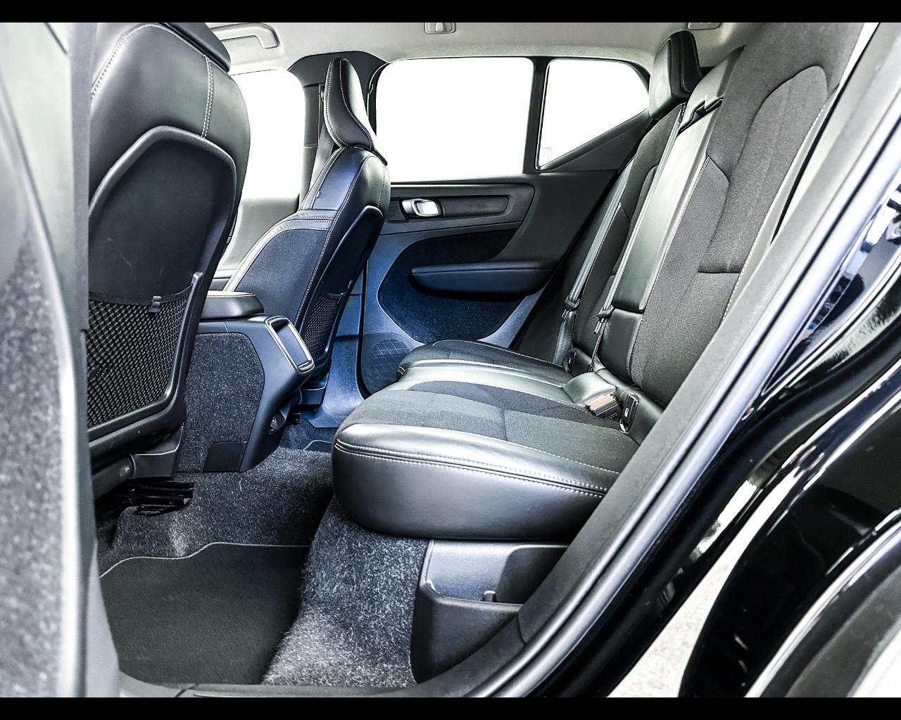 VOLVO XC40 (2017-->) - XC40 T3 Geartronic Business