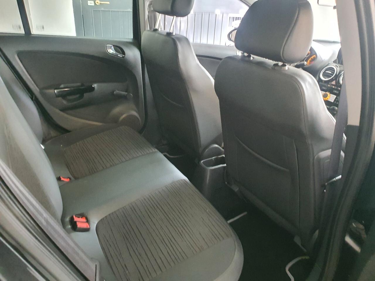 Opel Corsa 1.2 Gpl di serie