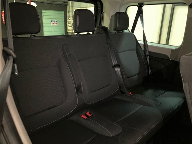 RENAULT Trafic IV Passenger 29 Intens - passenger