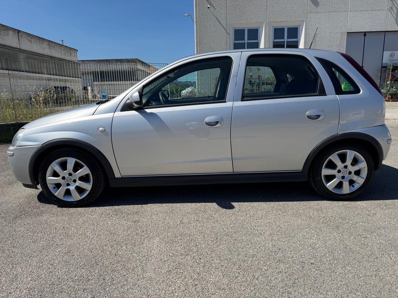 Opel Corsa 1.2 benzina 5 porte Cosmo