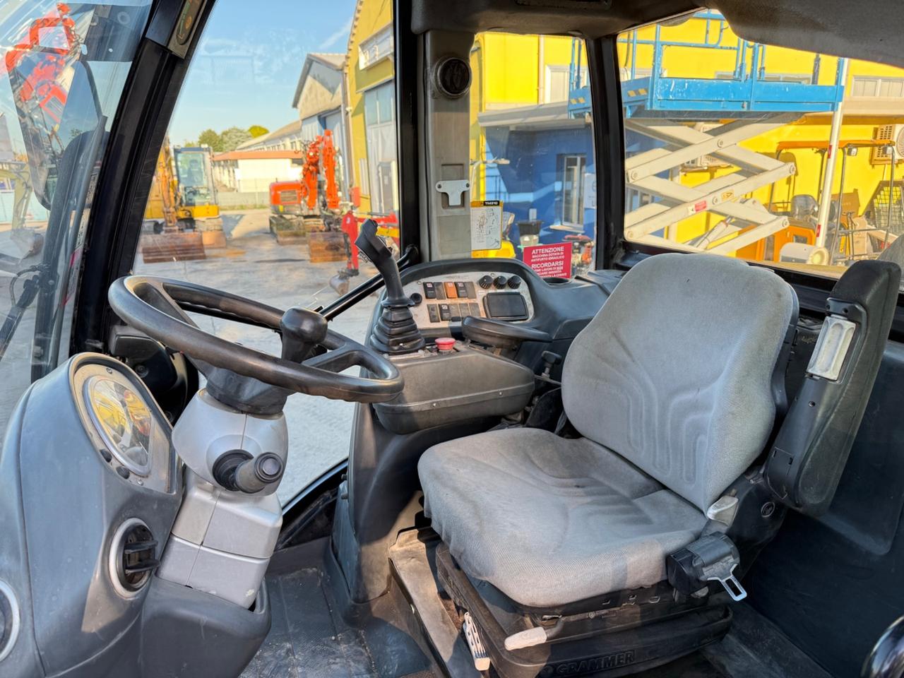 Pala gommata telescopica JCB TM310 AGRI