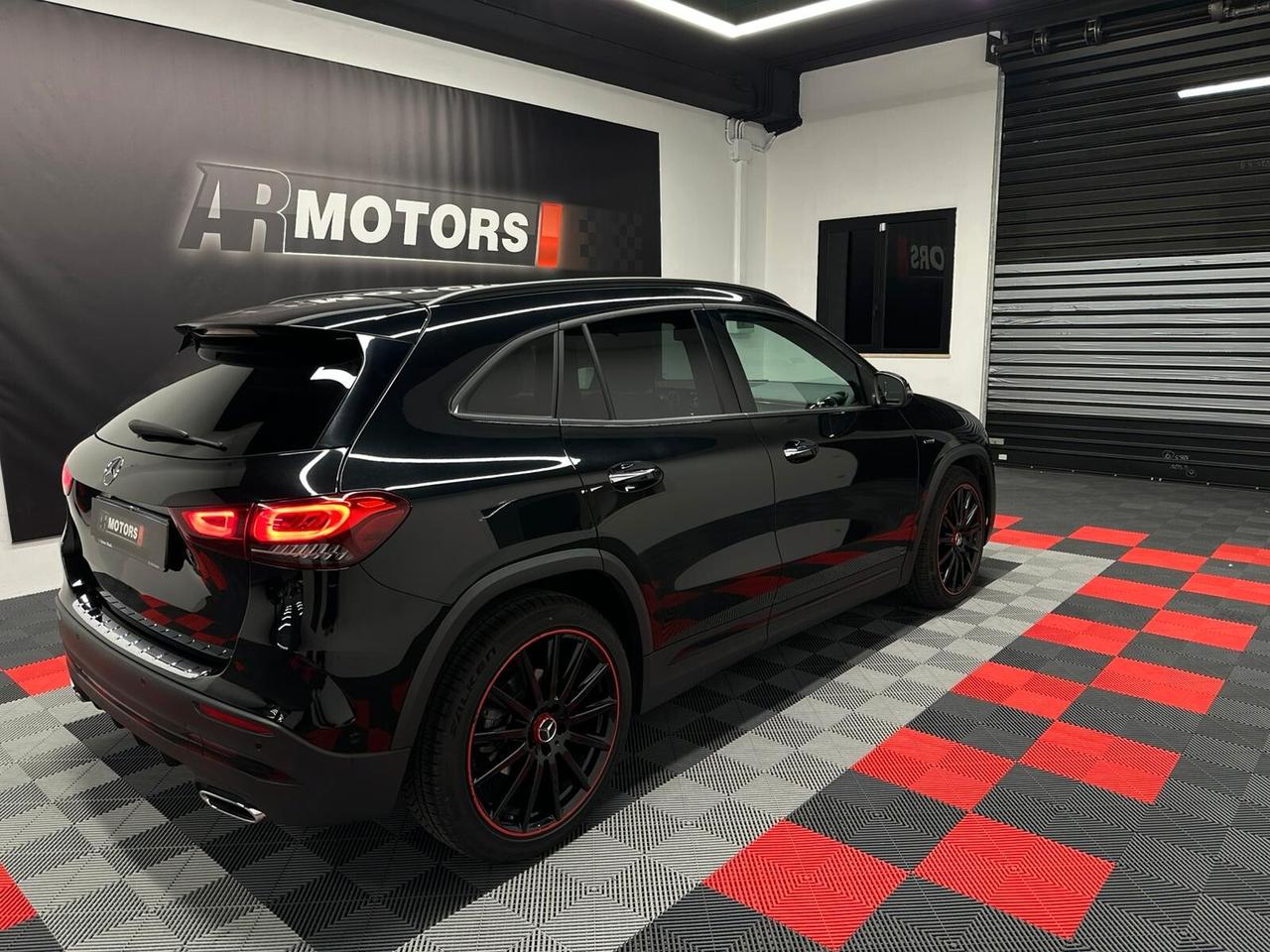 GLA 200d Automatic 4Matic Premium Edition 1