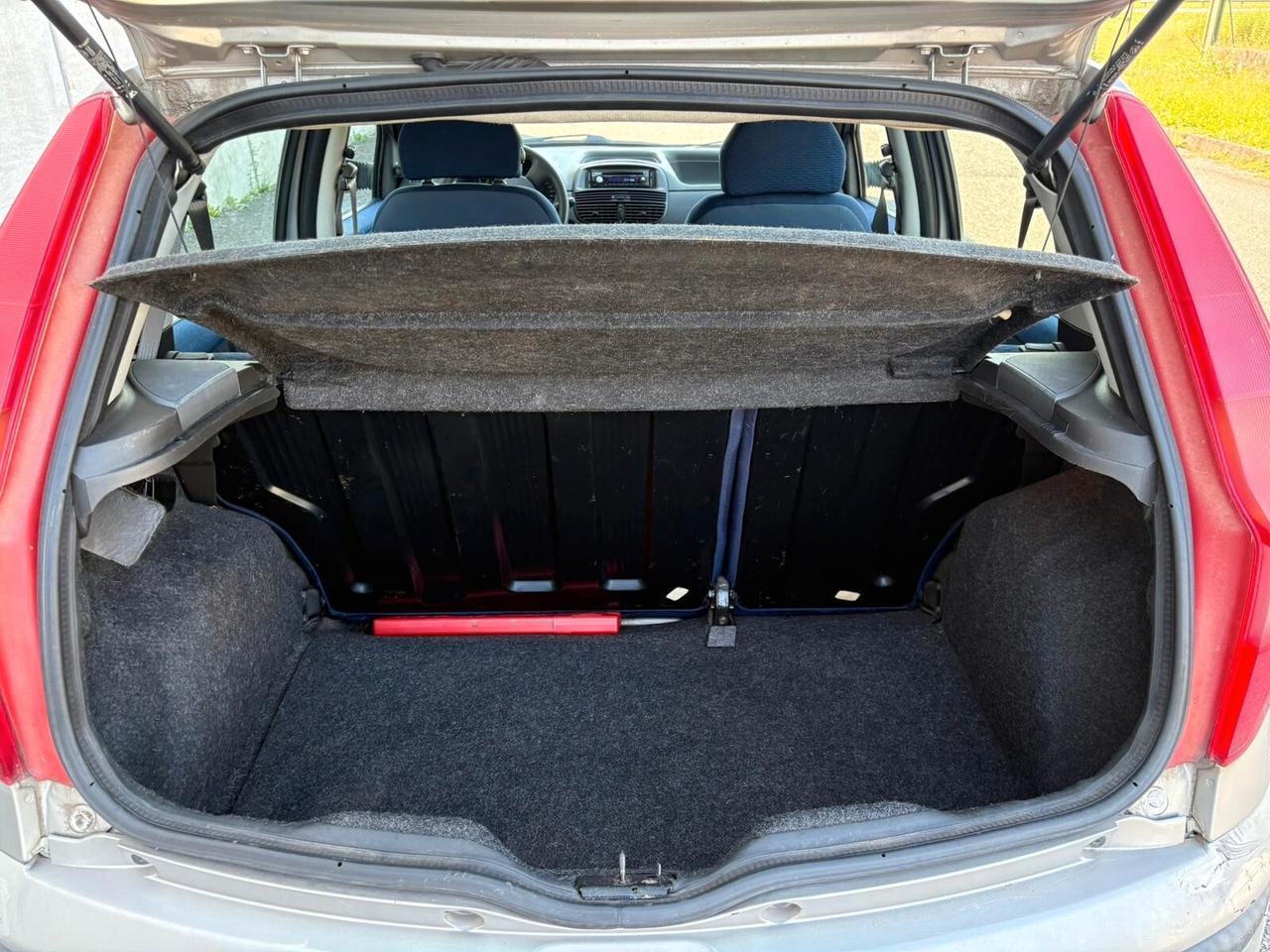 Fiat Punto 1.2i cat 5 porte NEOPATENTATI