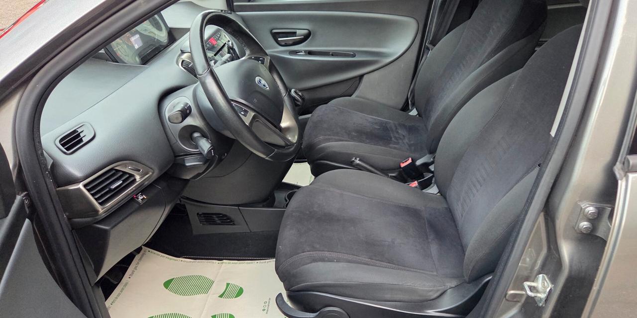 Lancia Ypsilon 1.2 69 CV 5 porte GPL EURO6 Elefantino