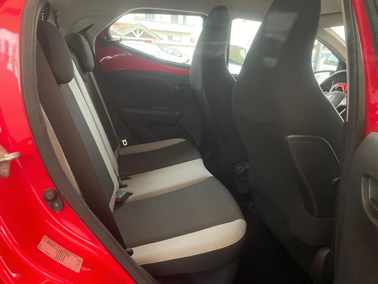 Toyota Aygo 1.0 VVT-i 69 CV 5 porte x-cite