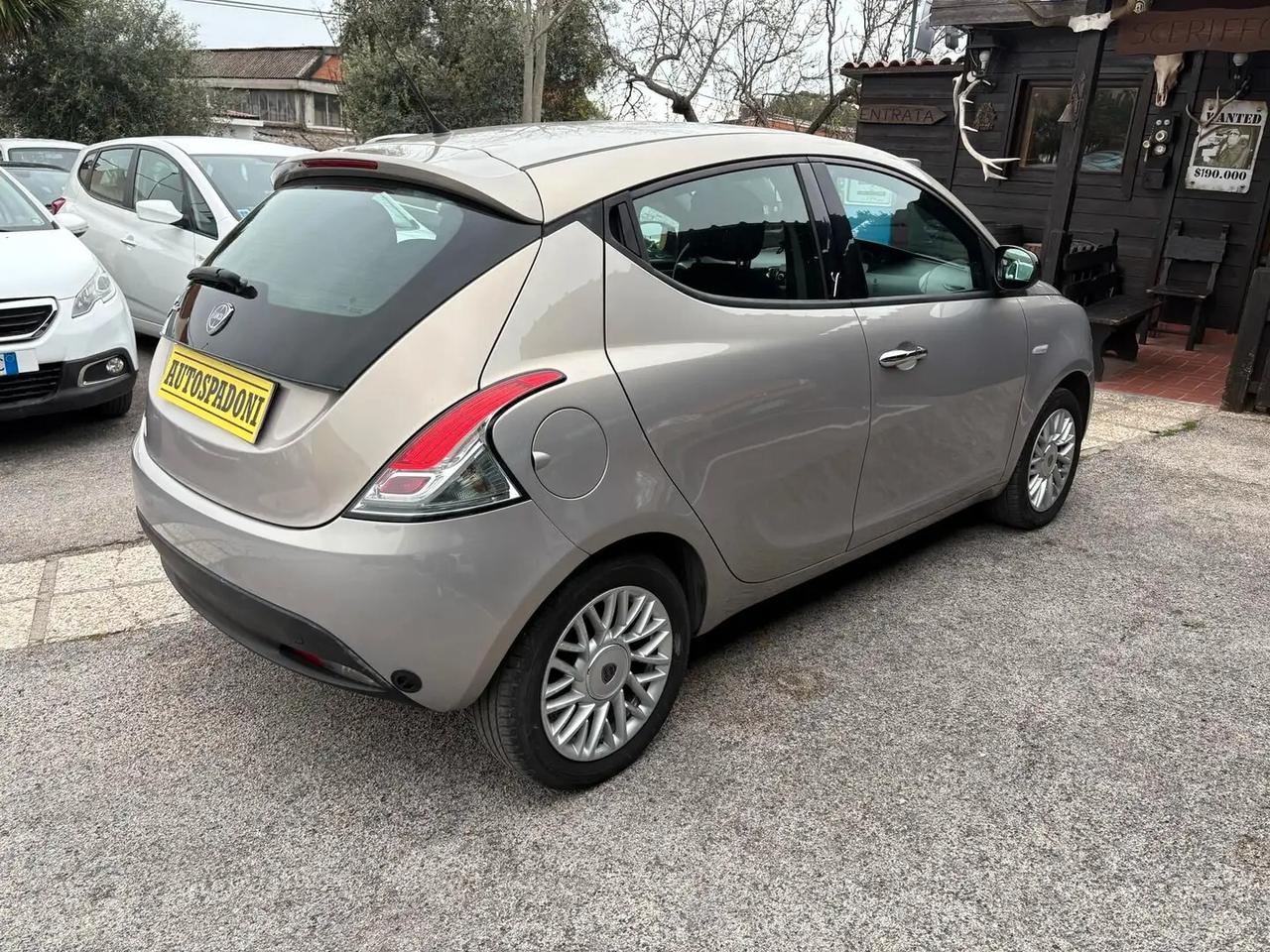 Lancia Ypsilon 1.2 69 CV 5 porte GPL Ecochic Platinum