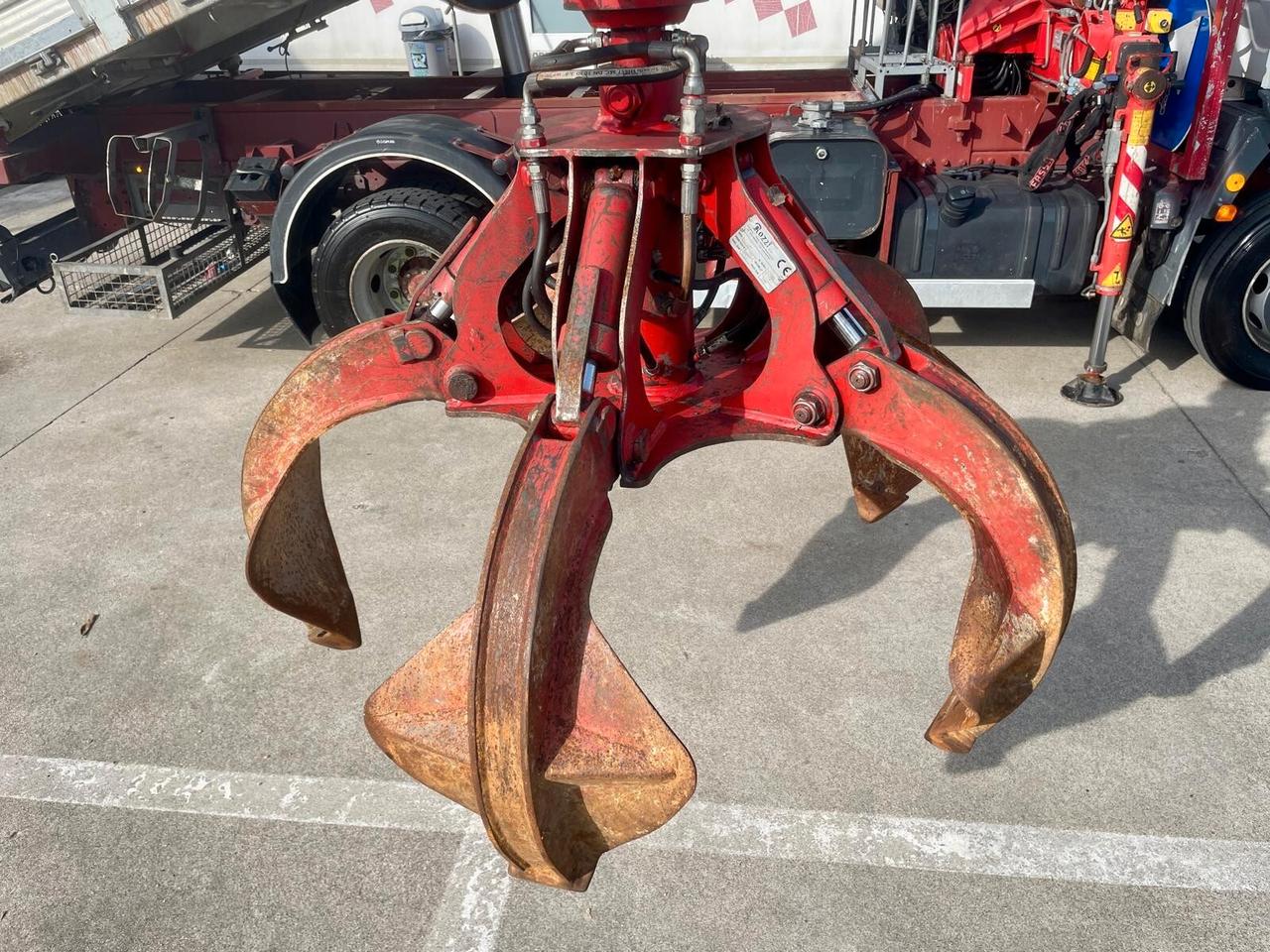 Iveco 100E18 - RIBALTABILE POSTERIORE CON GRU CARICATRICE FASSI F80 A.23