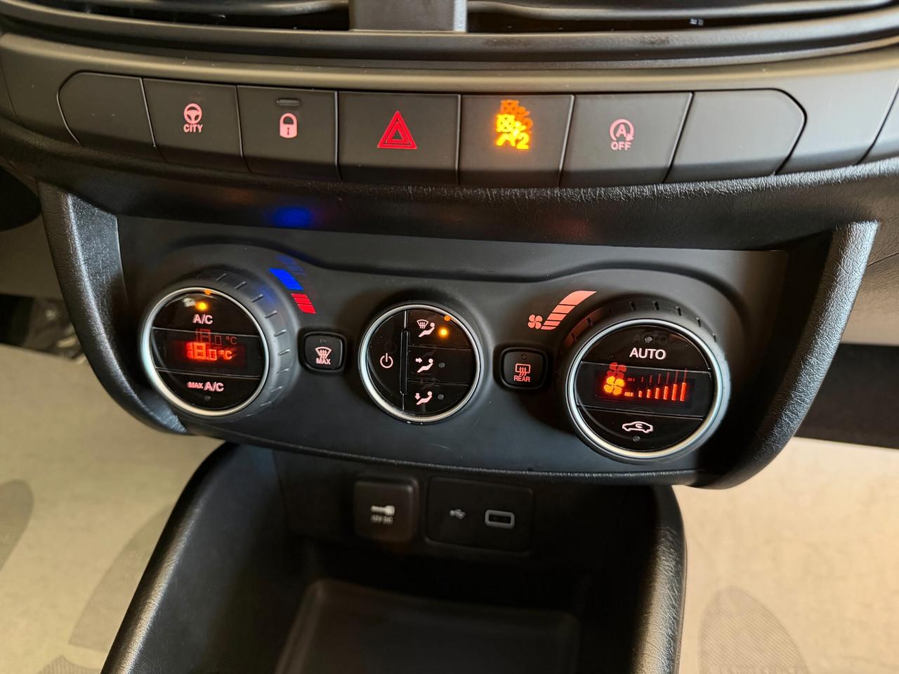 Fiat Tipo 1.6 M.JET 120 cv. 5 porte LOUNGE (Nav)