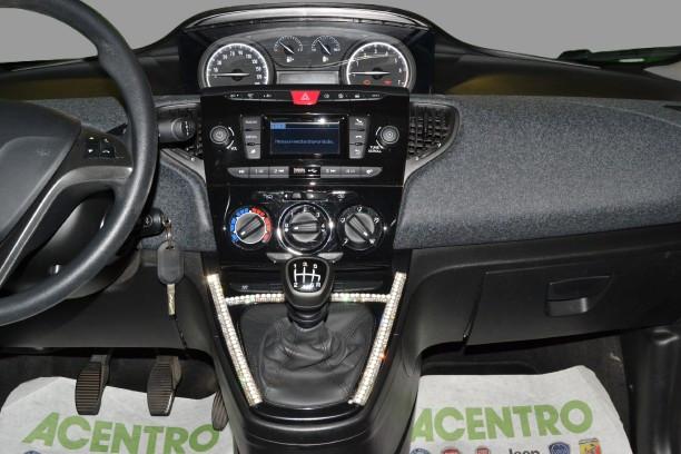 LANCIA New Ypsilon - MY21 1.0 70cv Hybrid Silver