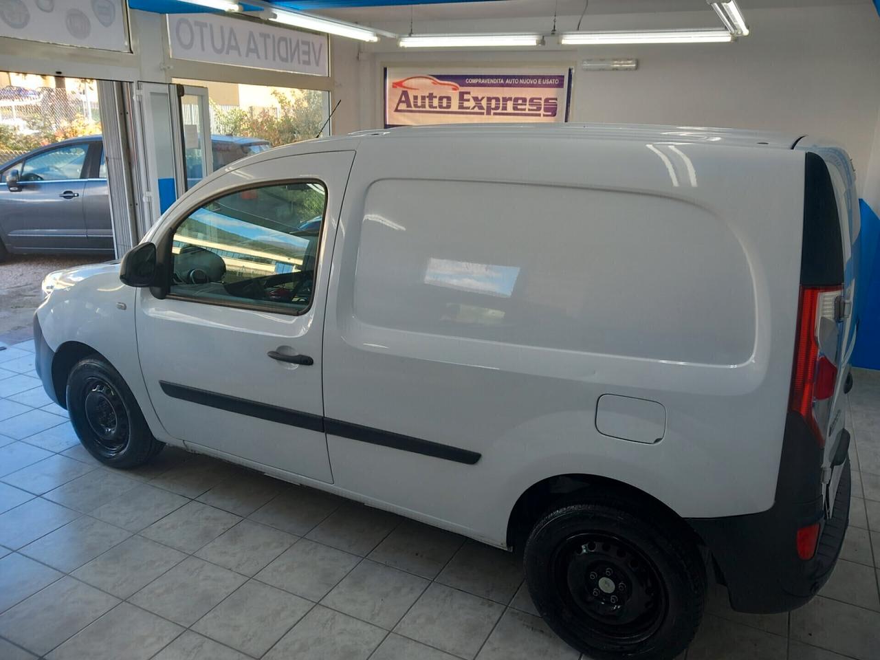 Renault Kangoo anno 2020 1.5 diesel 131 mila km