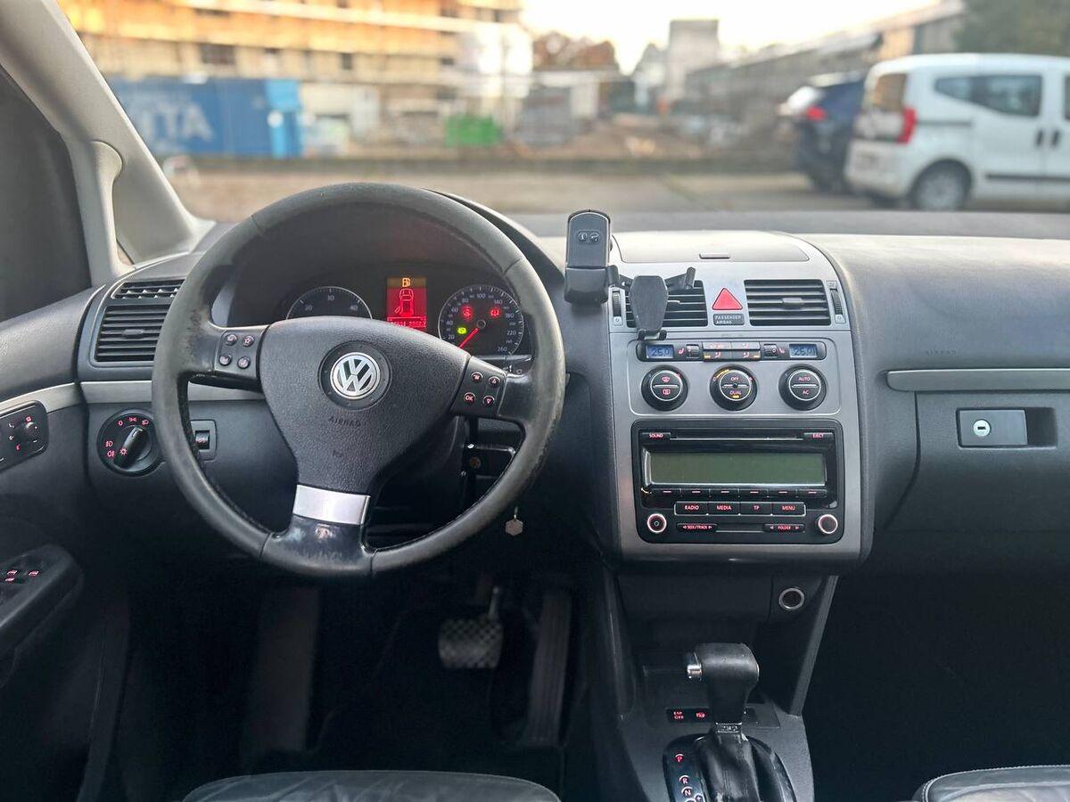 Volkswagen Touran 2.0 tdi Highline 170cv dsg dpf