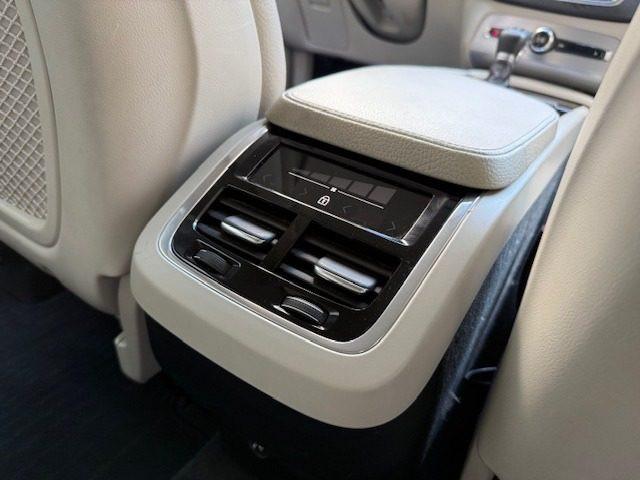 VOLVO XC90 D5 AWD Geartronic 7 posti Momentum