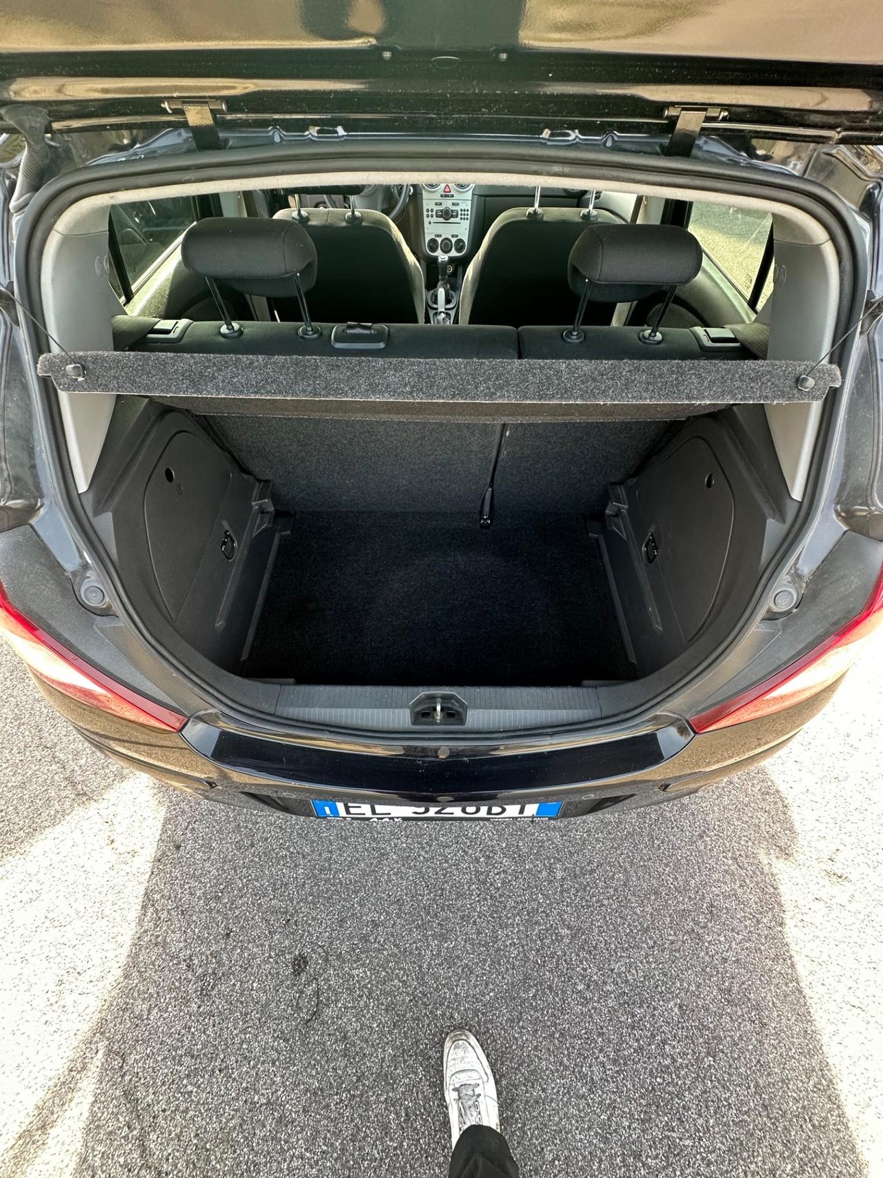 Opel Corsa 1.2 5 porte Cosmo 119.000km euro