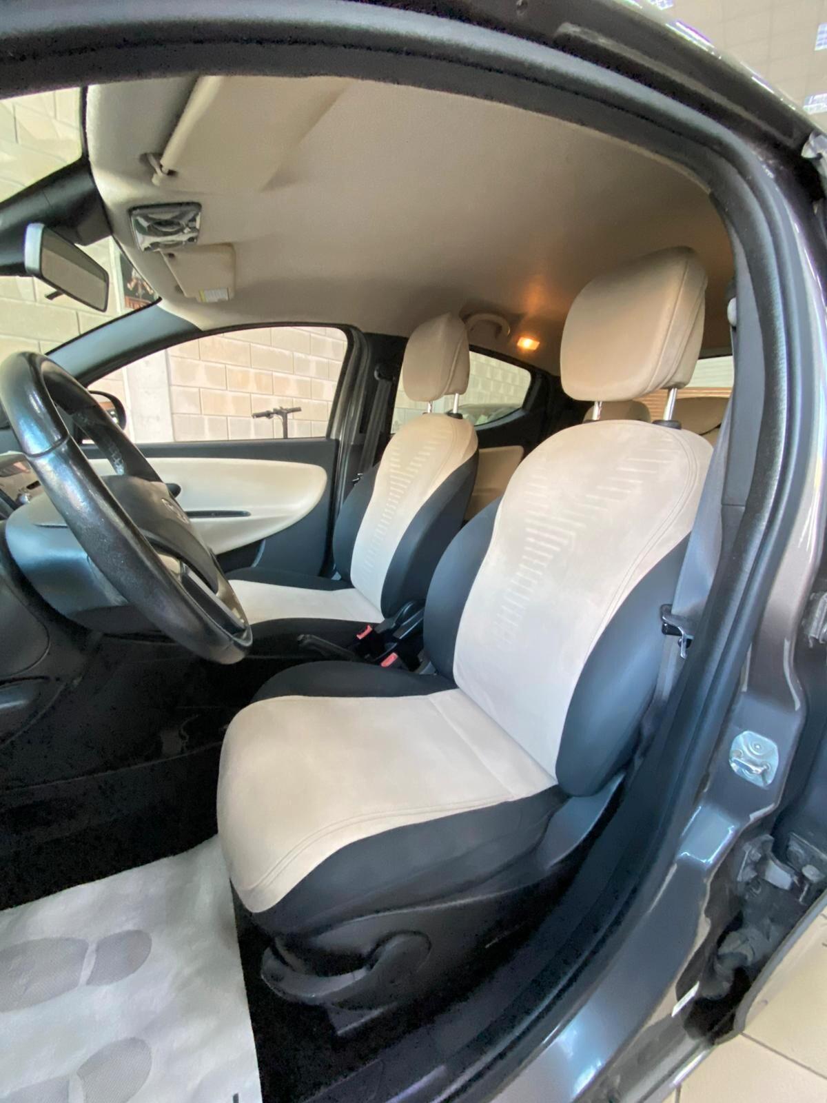 Lancia Ypsilon 1.2 69 CV 5 porte S&S Gold