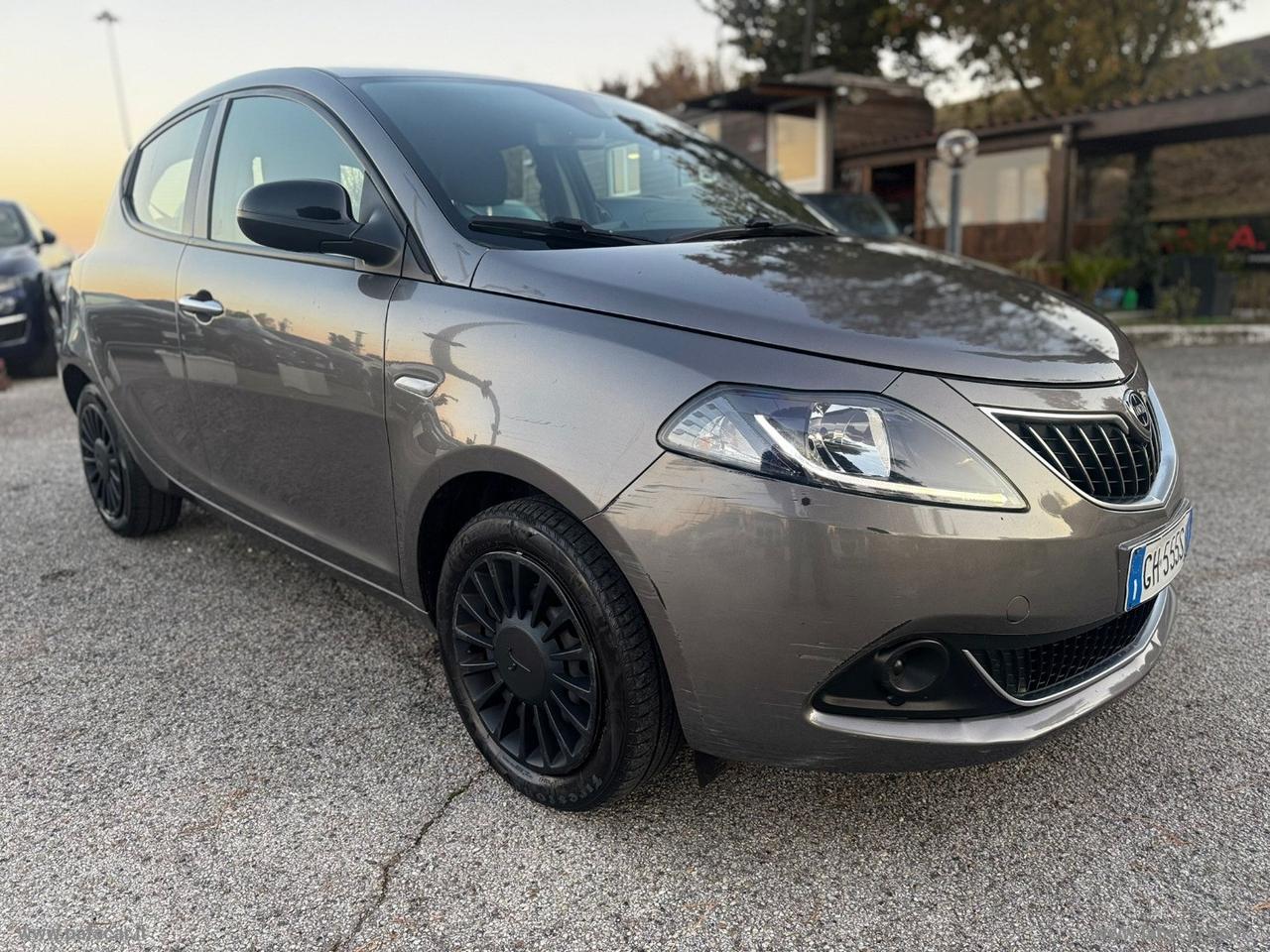 LANCIA Ypsilon 1.0 FireFly 5p.S&S Hybrid Silver