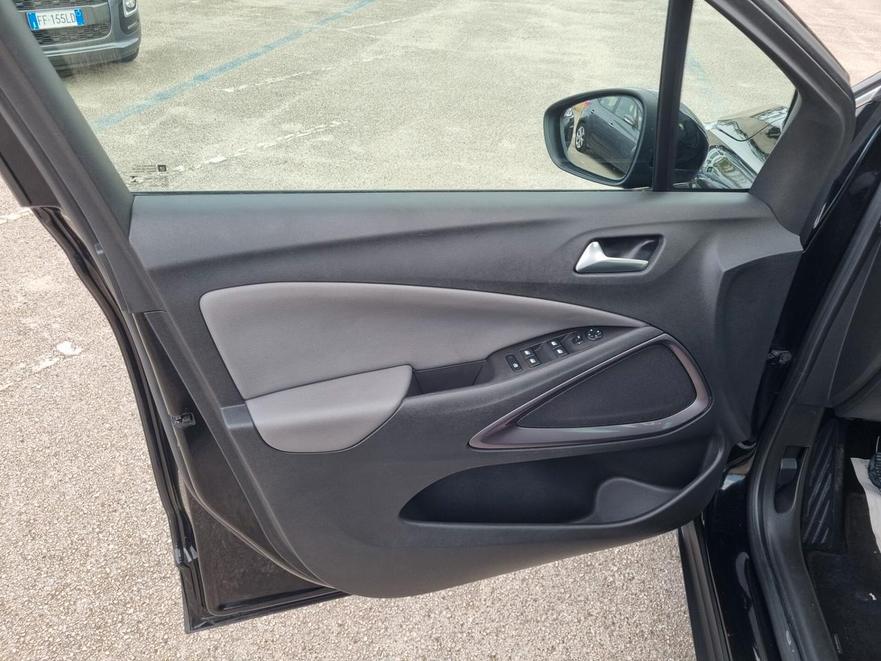 Opel Crossland X 1.2 12V Innovation - FARI LED