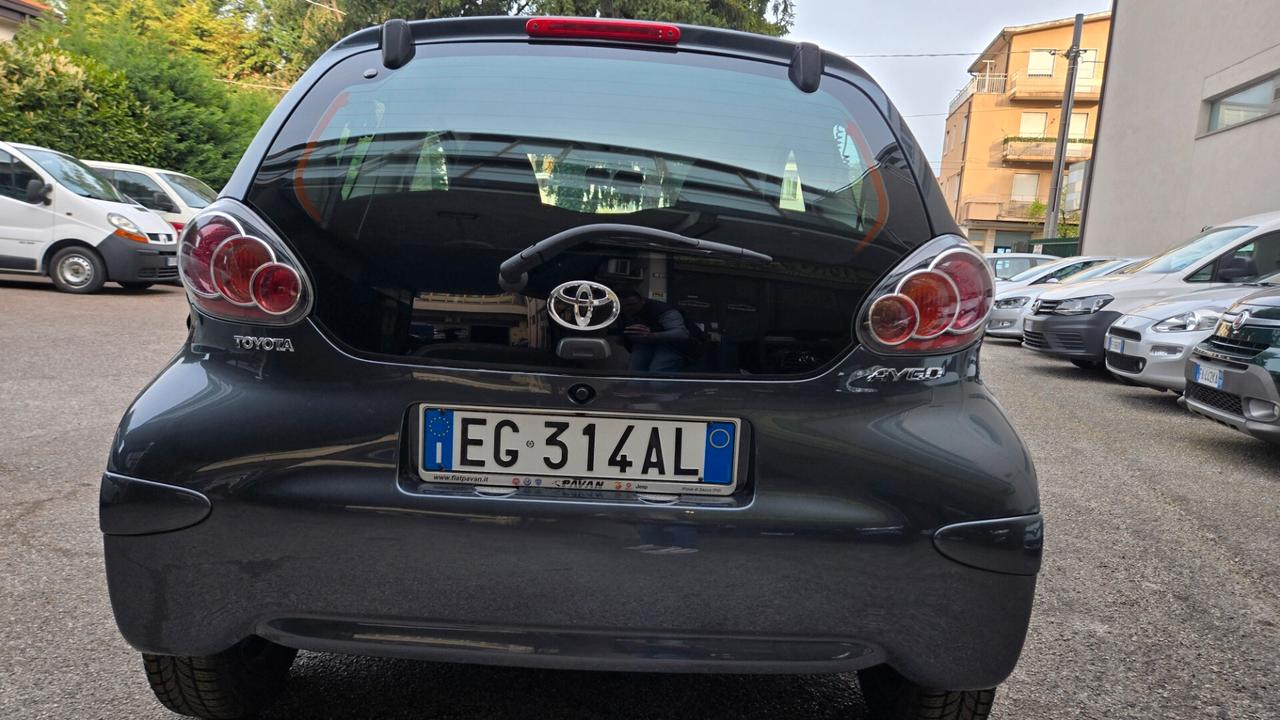 Toyota Aygo 1.0 12V VVT-i 3 porte Now Connect