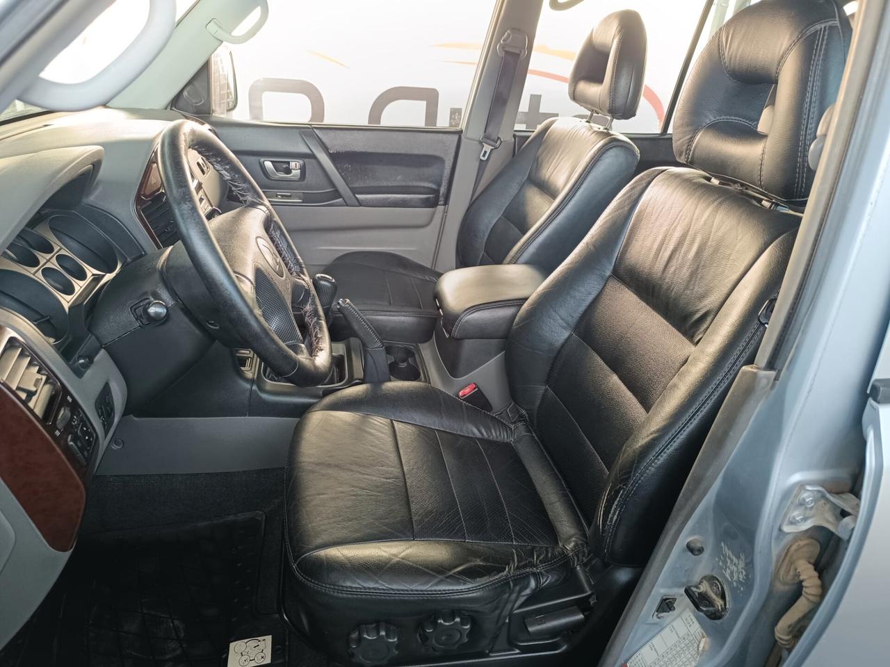 Mitsubishi Pajero 3.2 16V DI-D 5p. Instyle - 7 POSTI - ASI