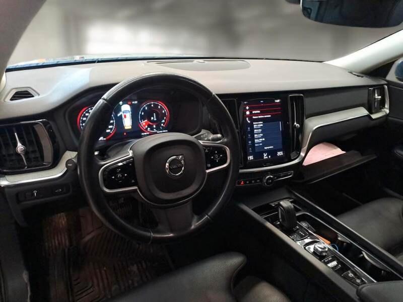 VOLVO V60 CC (2018-2024) V60 Cross Country B5 A...