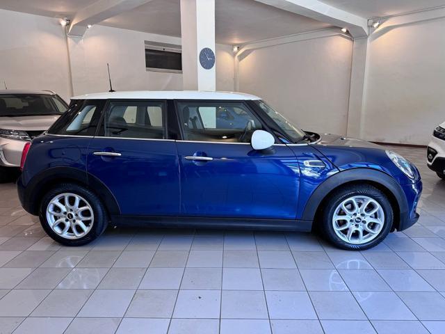 MINI Cooper D 1.5 Cooper D Boost 5 porte BI-Color