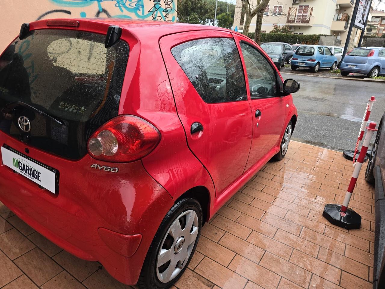 Toyota Aygo 1.0 12V VVT-i 5 porte Sol