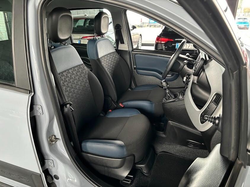 Fiat Panda CROSS 1.0 HYBRID NEOPATENTATI