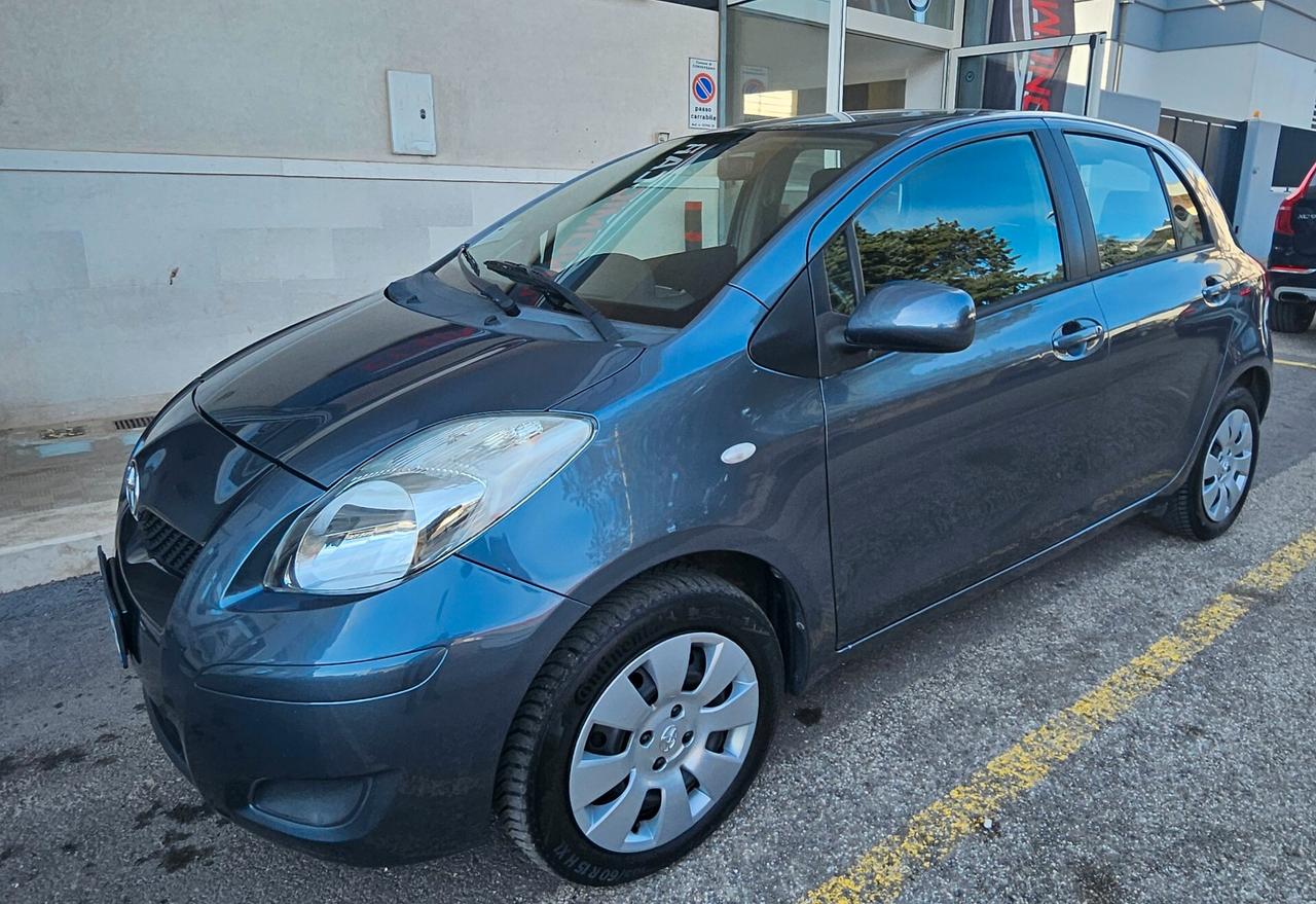 Toyota Yaris 1.0 5 porte Sol