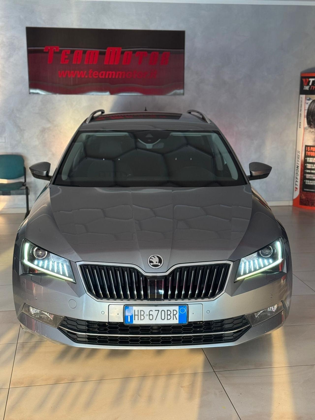 Skoda Superb 2.0 TDI DSG Wagon Style