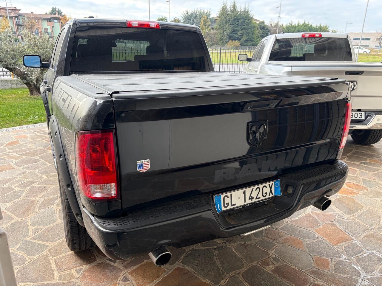 Dodge RAM 1500 HEMI 5.7 V8