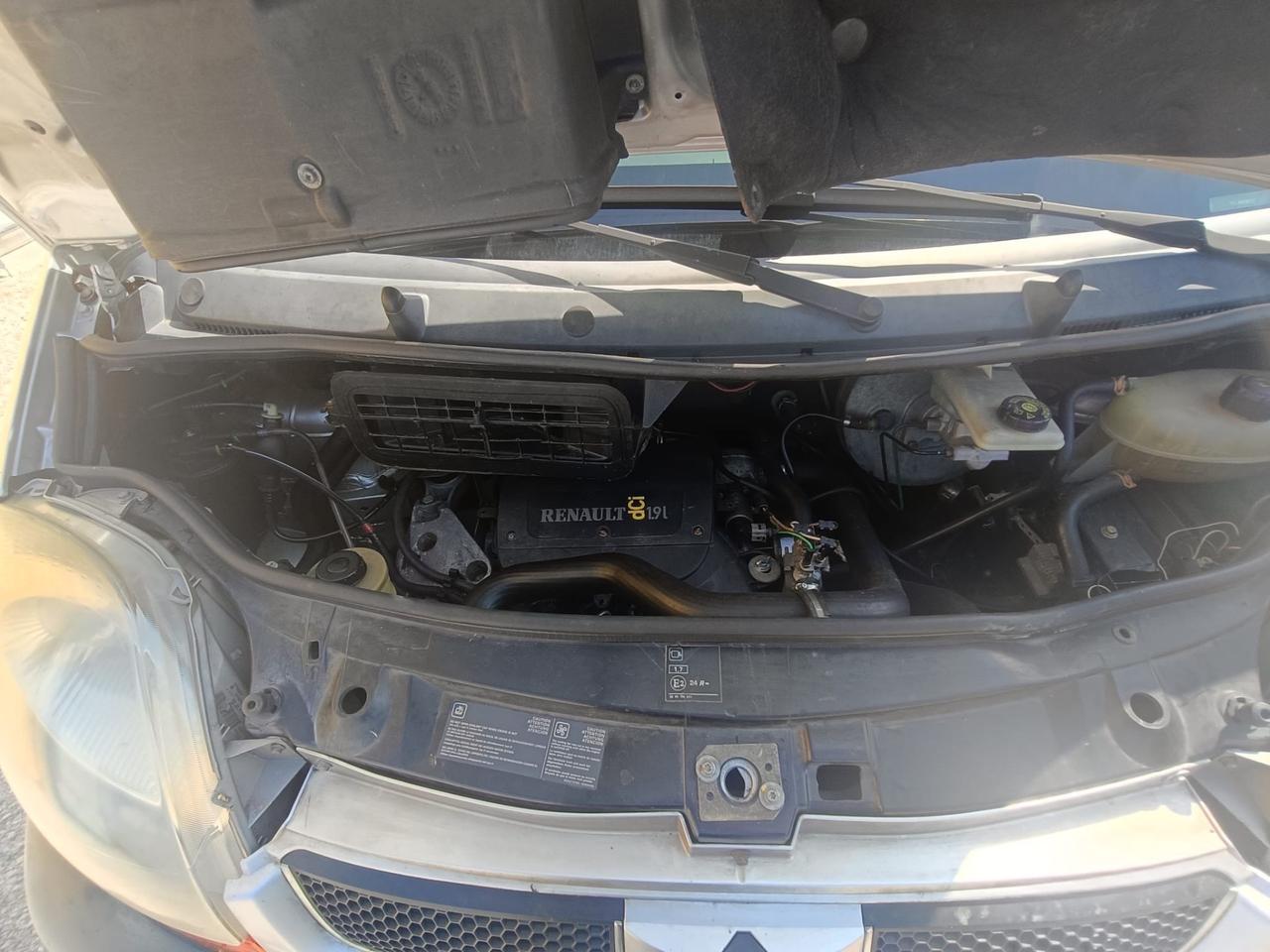 Renault TRAFIC 9 posti