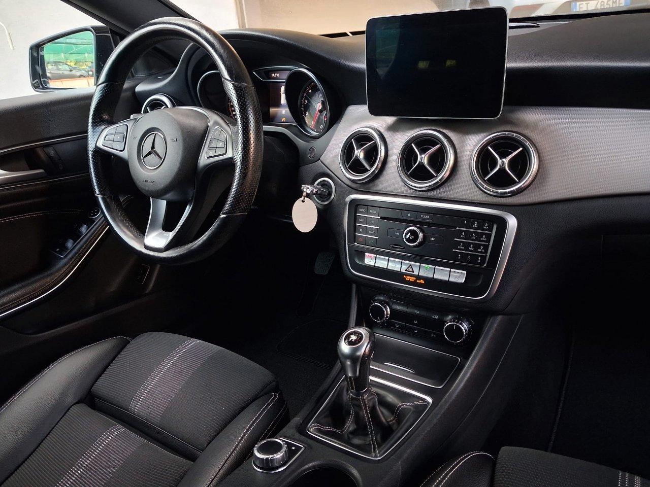 Mercedes CLA Shooting Brake 180 Business FL