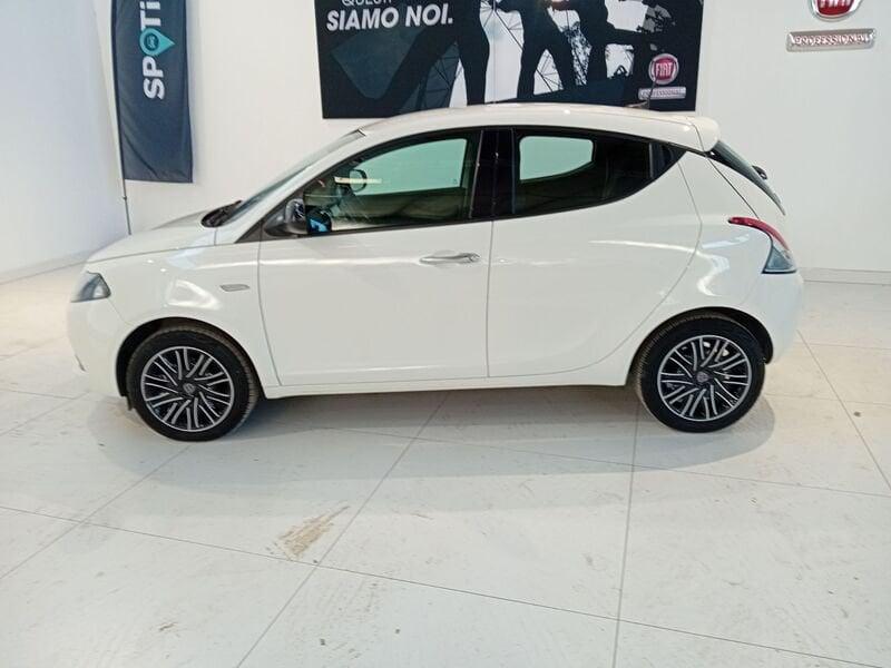 Lancia Ypsilon 1.0 FireFly 5 porte S&S Hybrid Gold