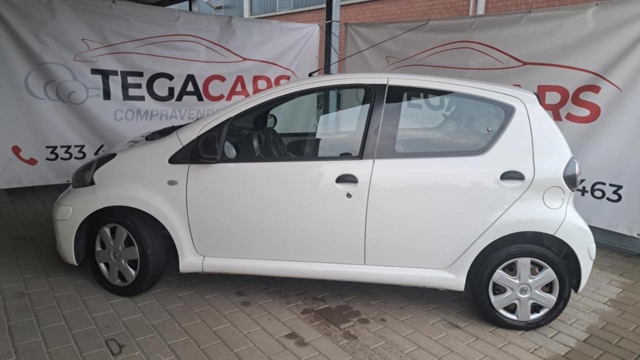 Toyota Aygo 1.0 12V VVT-i 5 porte Active Connect