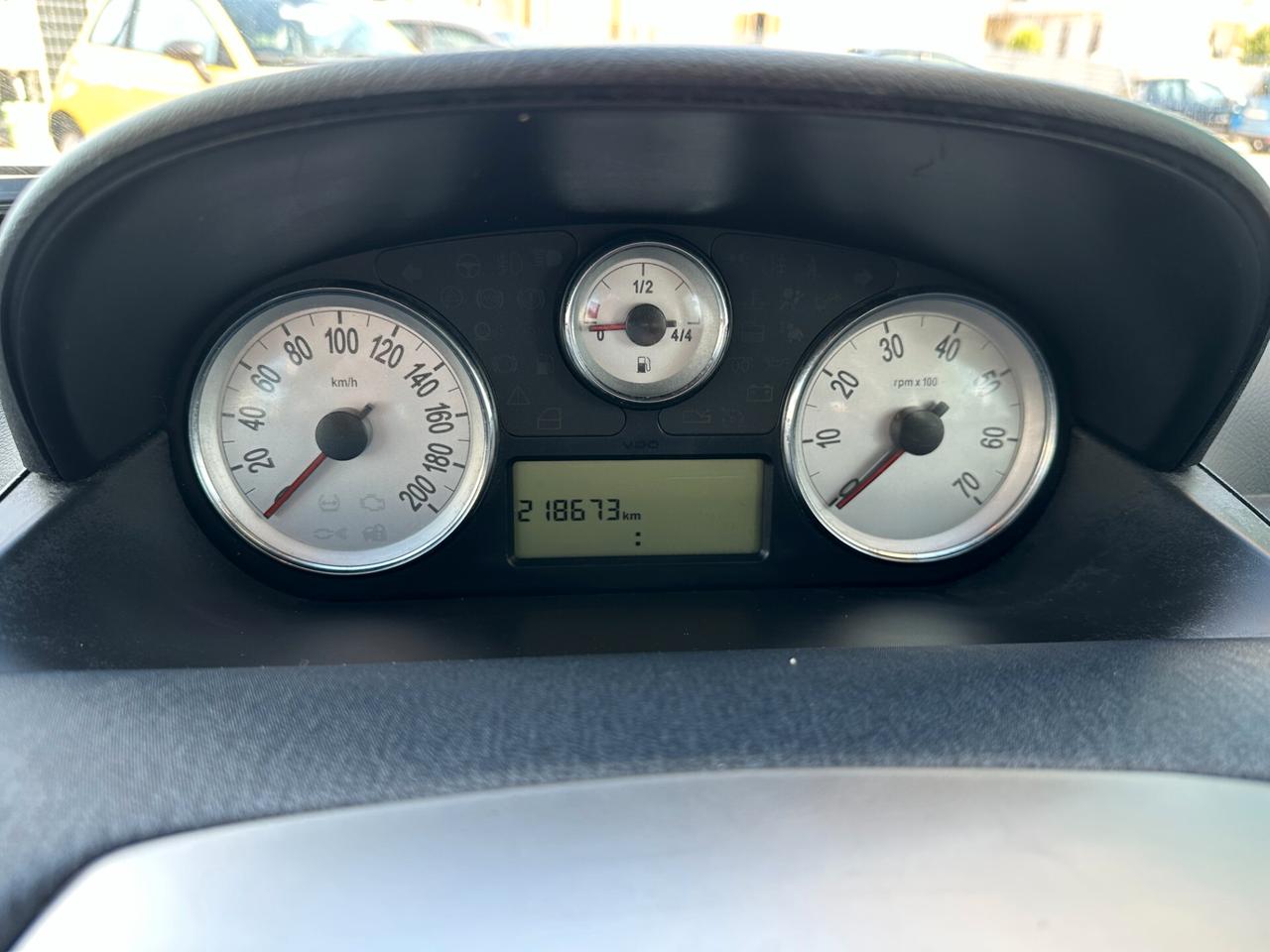 Lancia Ypsilon 1.3 MJT 75 CV Oro