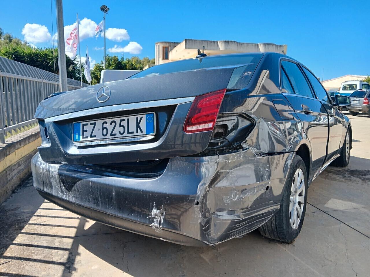 MERCEDES-BENZ E 200 BlueTEC Executive SINISTRATA