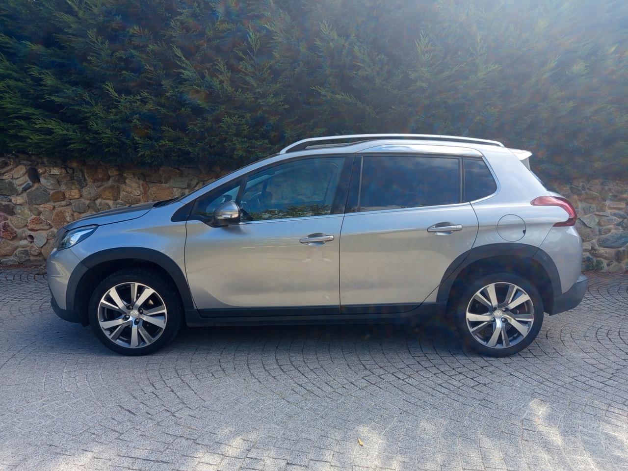 Peugeot 2008 BlueHDi 100 S&S Allure