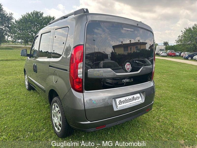 FIAT Doblò 1.4 T-Jet 16V Natural Power Lounge 7 Posti