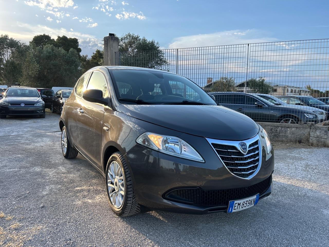Lancia Ypsilon 1.3 MJT 5 porte-2012