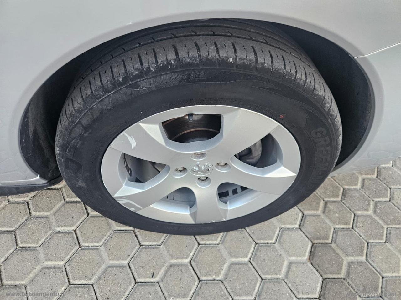 PEUGEOT 3008 1.6 HDi 110 CV Tecno
