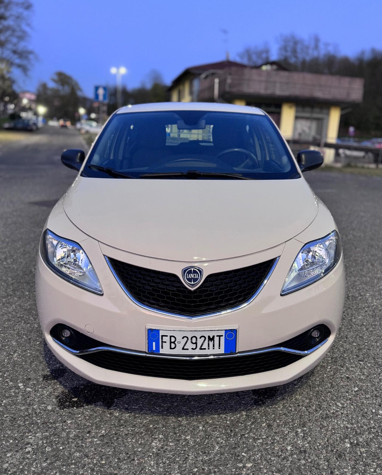 Lancia Ypsilon 1.2 69 CV Silver Solo 58.750 km Ideale Neopatentati
