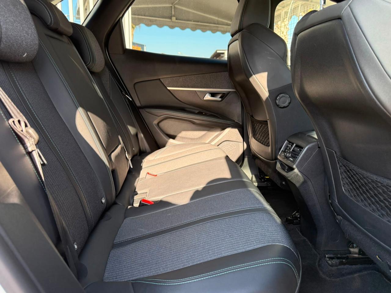 PEUGEOT 3008 2022 BlueHDi 130 S&S EAT8 Allure Pack
