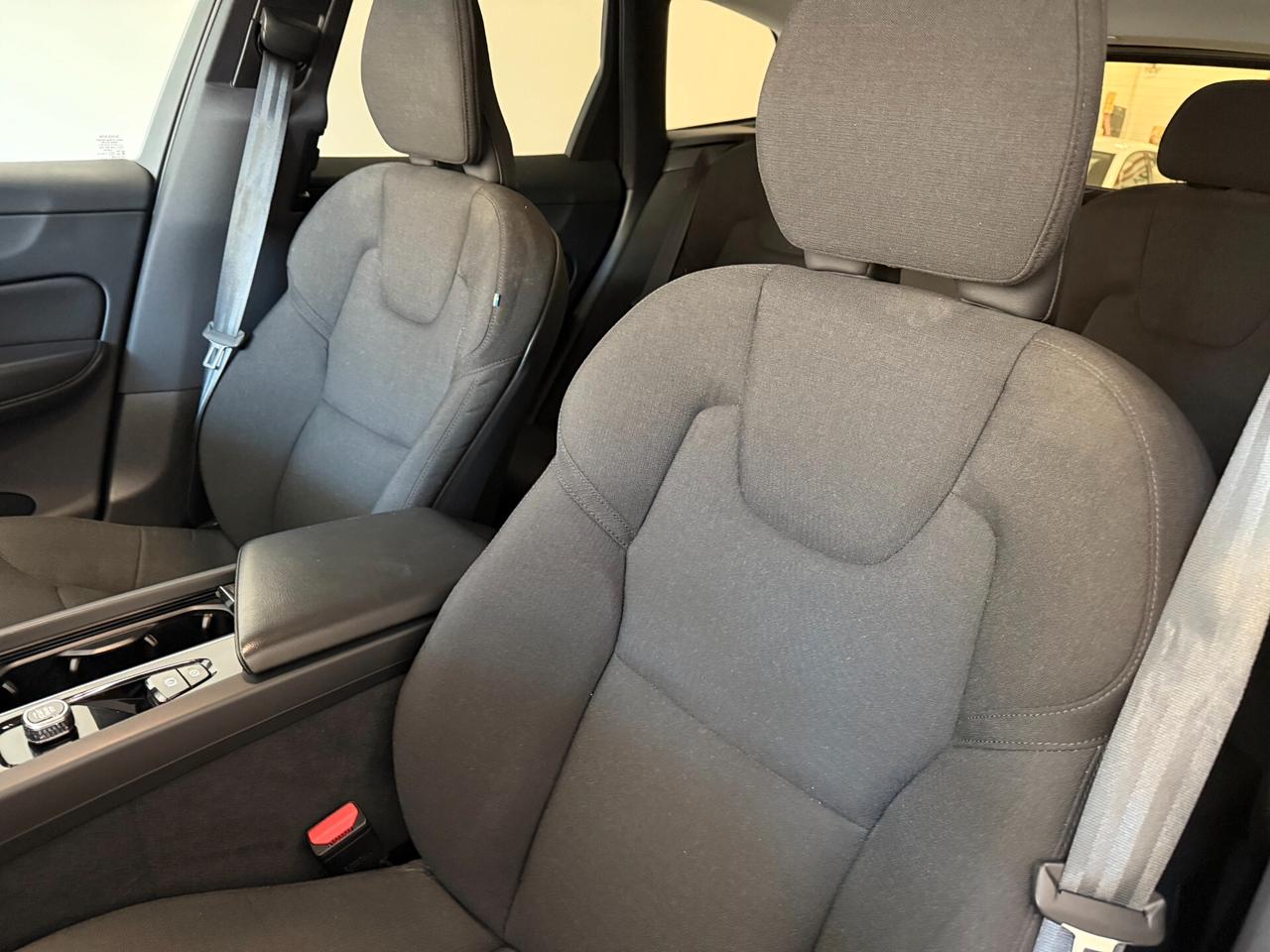 Volvo XC 60 XC60 B4 (d) AWD automatico Momentum Pro