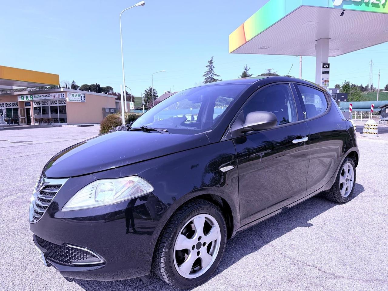 Lancia Ypsilon 1.3 MJT 16V 95 CV 5 porte Ok neopatentati