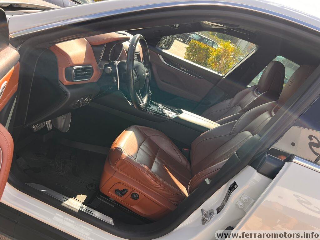 Maserati Levante V6 Diesel AWD Granlusso a 349 euro al mese