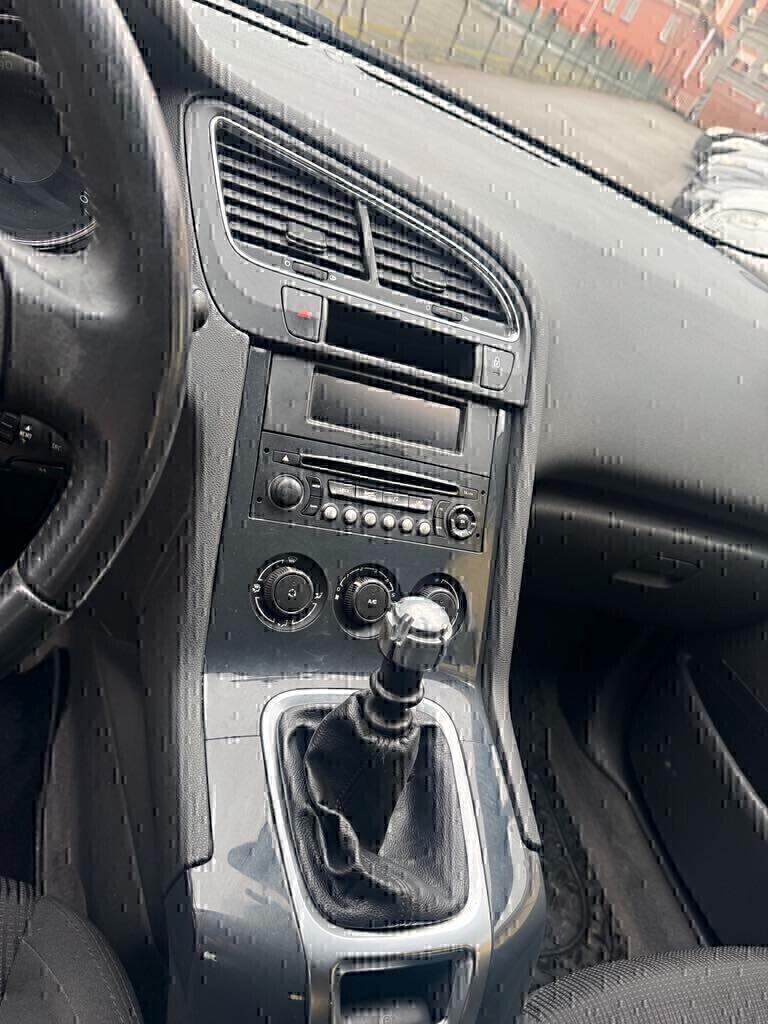 Peugeot 5008 1.6 HDi Anno 2012