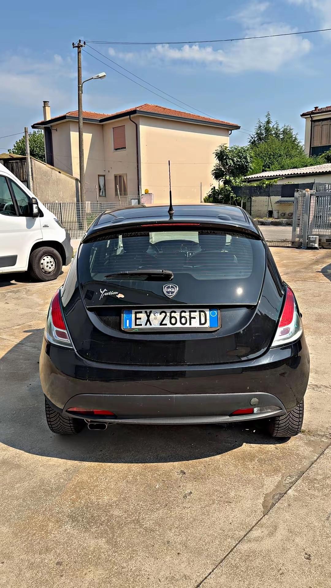 Lancia Ypsilon 1.2 69 CV 5 porte GPL Ecochic Gold