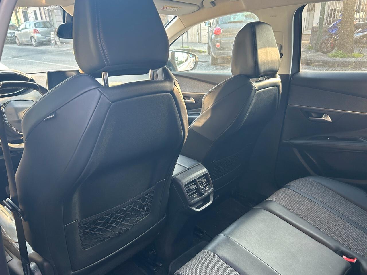 Peugeot 3008 BlueHDi S&S EAT8 Allure