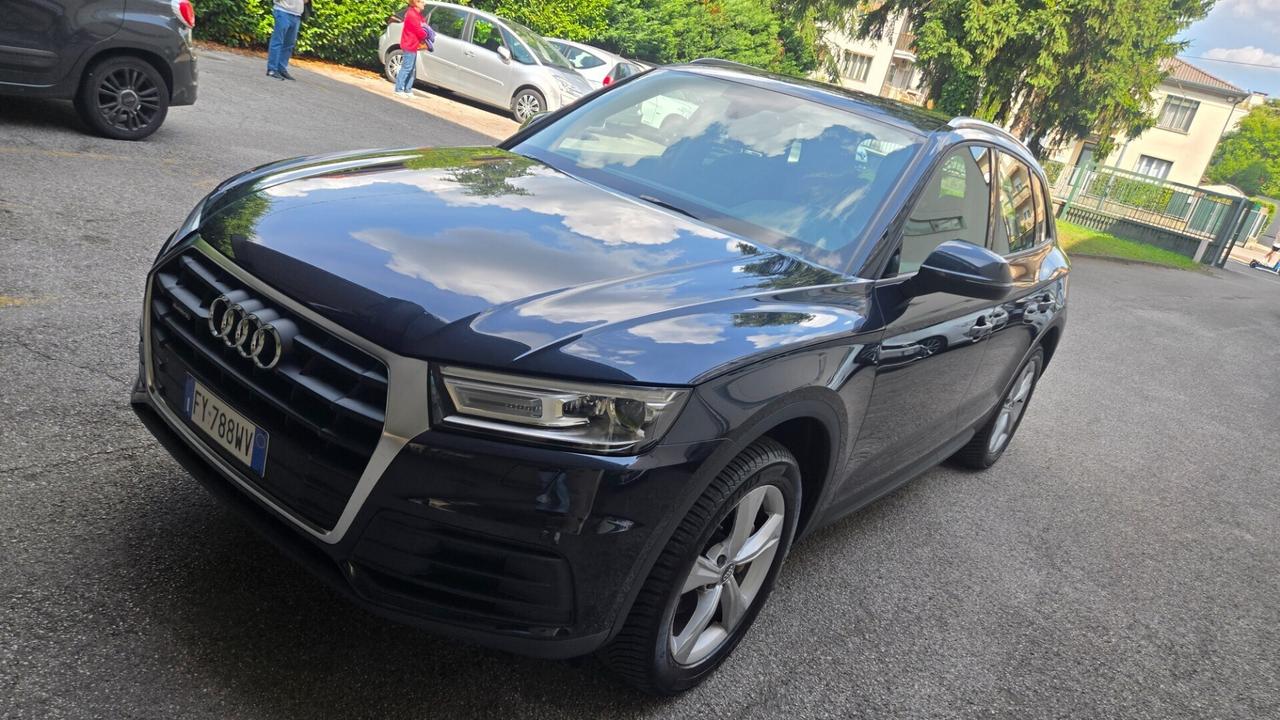 Audi Q5 35 TDI quattro S tronic Business